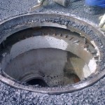 002 Ziehen von Schachtdeckel